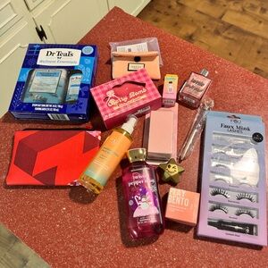 Make up bundle all new products! Plus tapestry Pooh & Stitch and Stitch 2/pc set